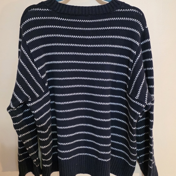 Women's Sz L Striped Navy and White Sweater - Picture 9 of 11